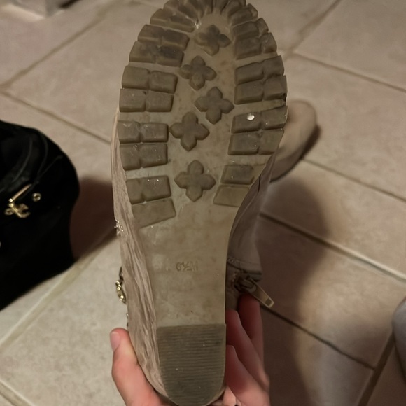 Guess wedges used once - Picture 4 of 4